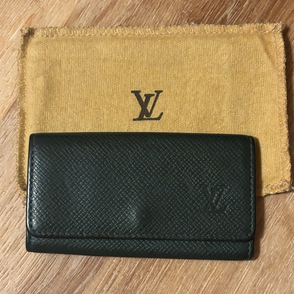 SALE OLD MONEY Louis Vuitton Leather 4Key Holder Taiga Green AUTHENTIC 3.75x2.75 - Picture 3 of 14